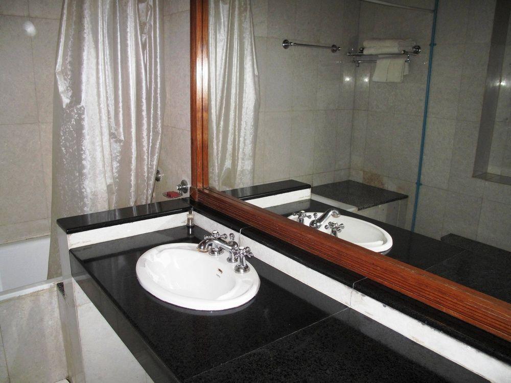 Yuzana Garden Hotel Γιανγκόν Εξωτερικό φωτογραφία