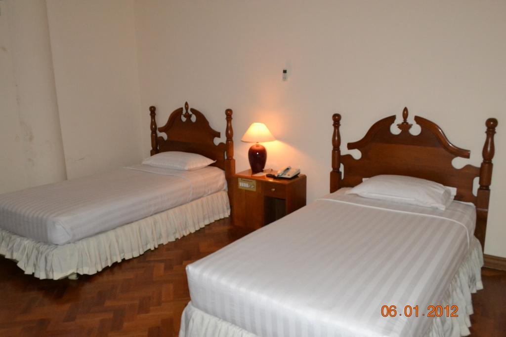 Yuzana Garden Hotel Γιανγκόν Εξωτερικό φωτογραφία